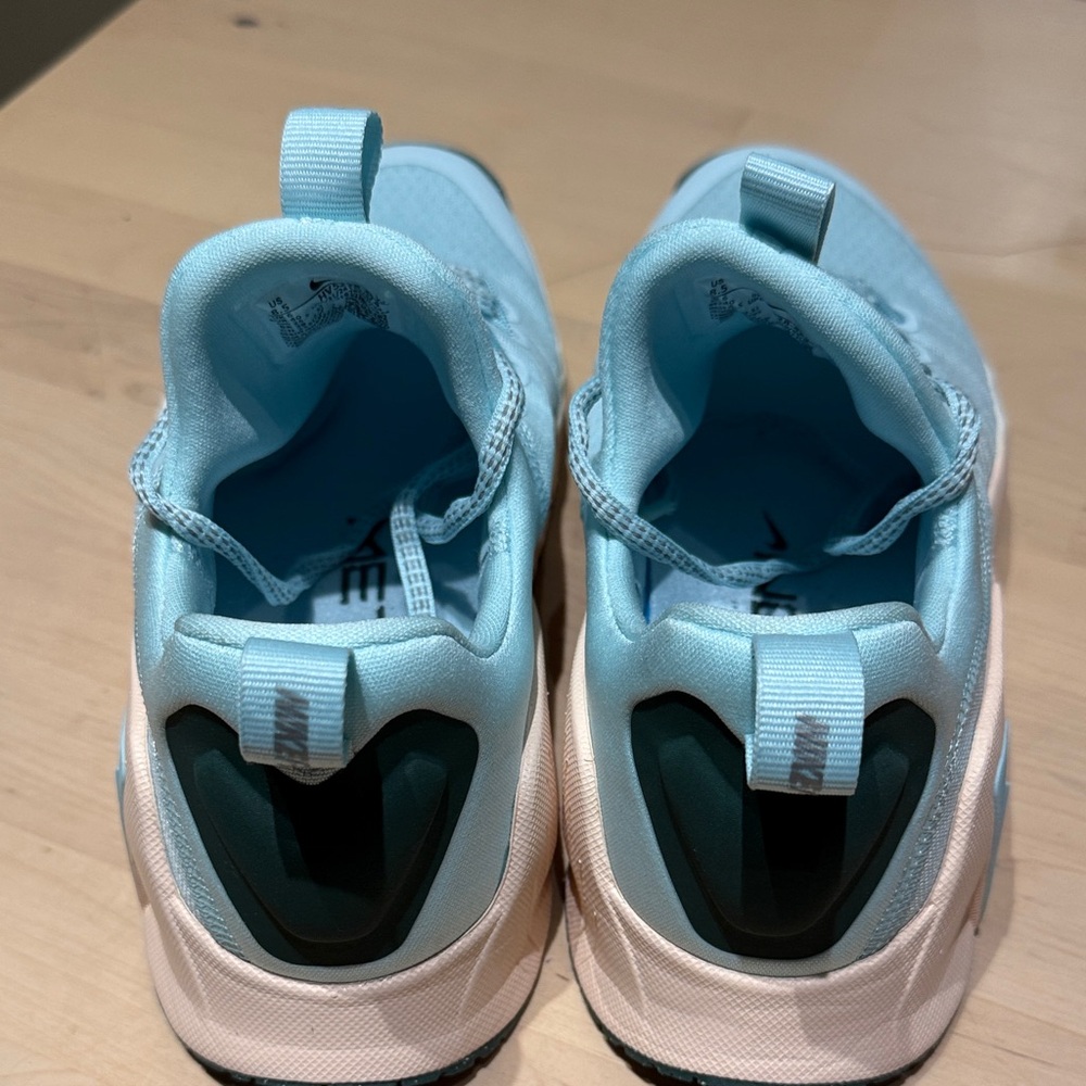 Nike Free Metcon 6 Training Shoes in Light Blue and Light Pink - Picture 5 of 14